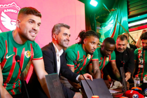Amedspor’un imza töreninde "futbolcu kaçırılıyordu" olayının görüntüsü çıktı!
