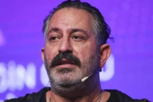 Anjiyo yapılmıştı: Cem Yılmaz hastane odasından fotoğraf paylaştı