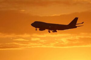 Araştırmalara göre pilotların ve kabin memurlarının radyasyon bağlantılı kanserden hayatını kaybetme riski daha yüksek