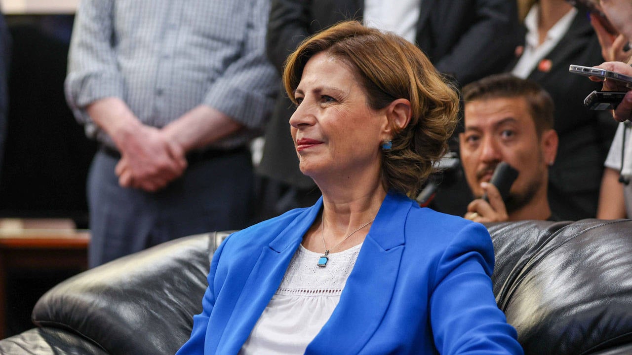 Ayşe Ünlüce, CHP'den istifa etti: YENİ Parti'ye katıldığını açıkladı