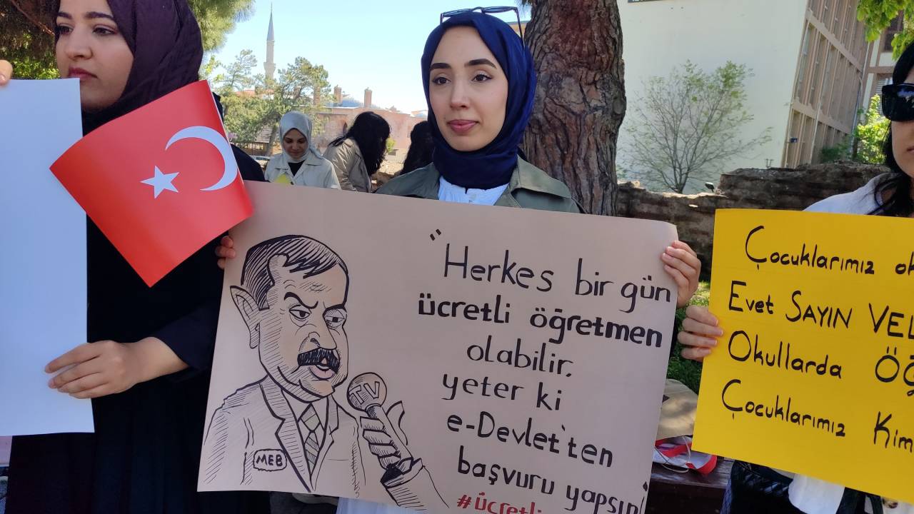 Bakan Tekin kadro kapısını kapattı