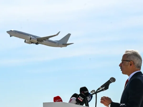 Bakan Uraloğlu açıkladı: Turizmin başkentine sembol kule! Antalya’nın yeni simgesi olacak