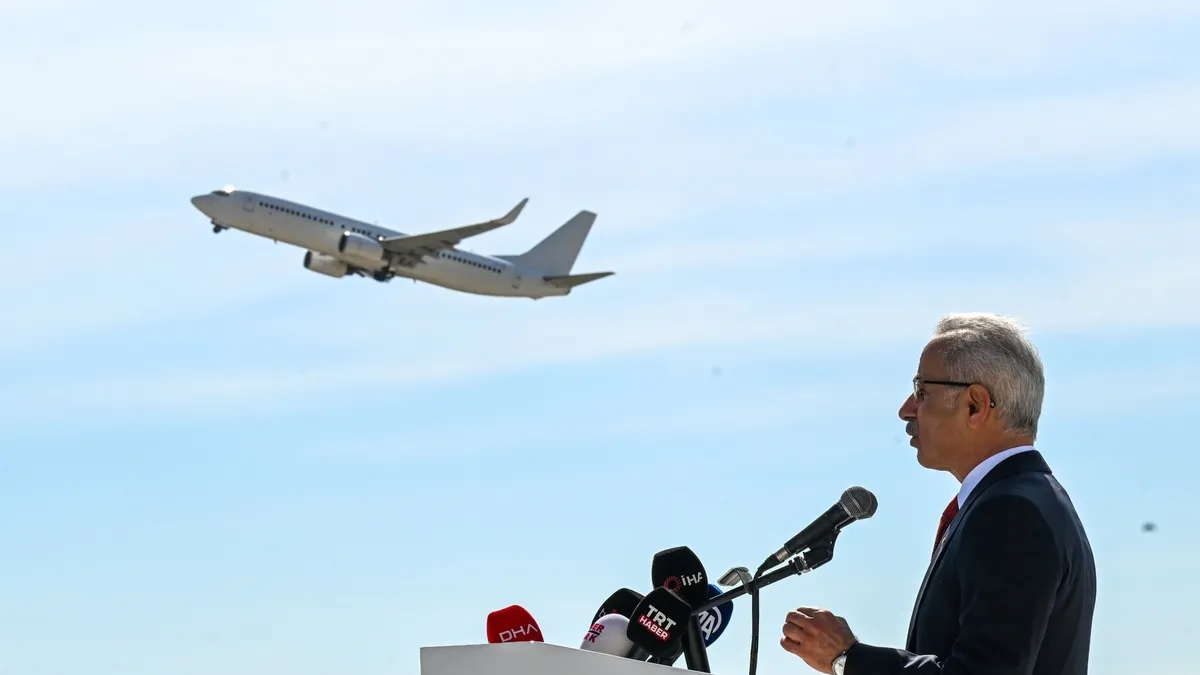 Bakan Uraloğlu açıkladı: Turizmin başkentine sembol kule! Antalya’nın yeni simgesi olacak