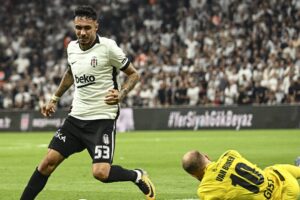 Beşiktaş Avrupa Ligi’nde play-off’a yükseldi