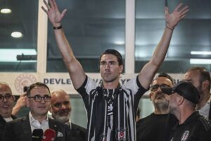 Beşiktaş'ın yeni transferi Dusan Vlahovic İstanbul’a geldi