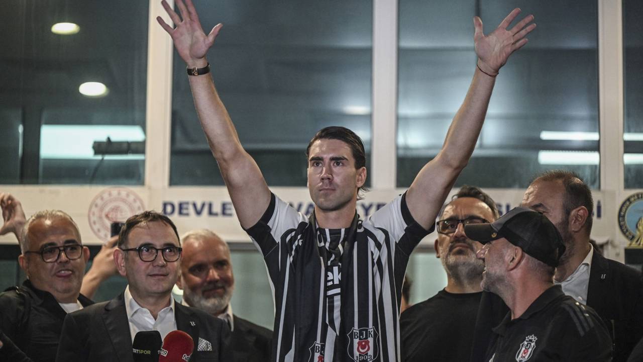 Beşiktaş'ın yeni transferi Dusan Vlahovic İstanbul’a geldi