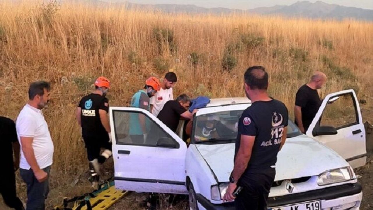 Bingöl – Diyarbakır yolunda trafik kazası: İki kişi yaralandı