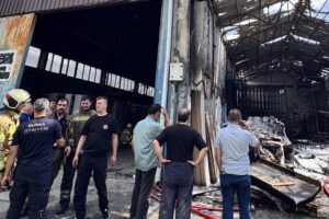 Bursa'da mobilya imalathanesindeki yangın söndürüldü