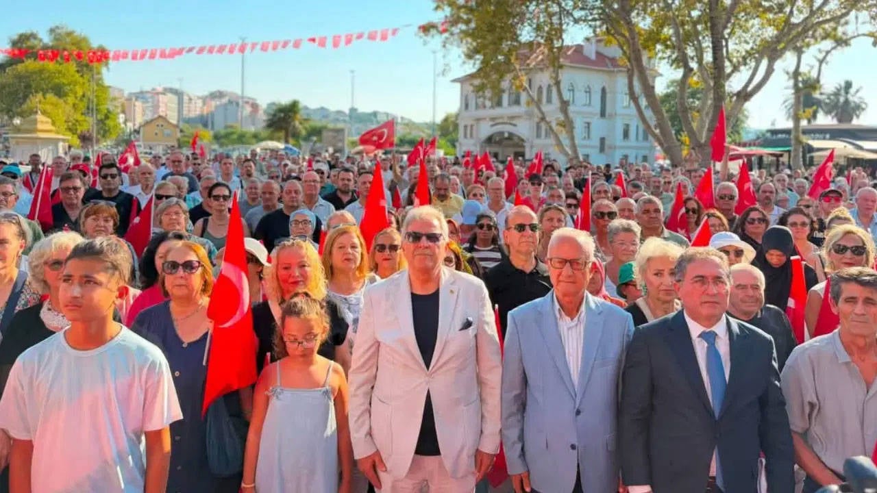 CHP'li Bandırma Belediyesi'nden toplu istifa: Belediye Başkanı Mirza ve 16 meclis üyesi YENİ Parti'ye katıldı