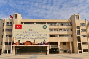 Diyarbakır’da yol çalışması: Büyükşehir'den otobüs seferleri açıklaması