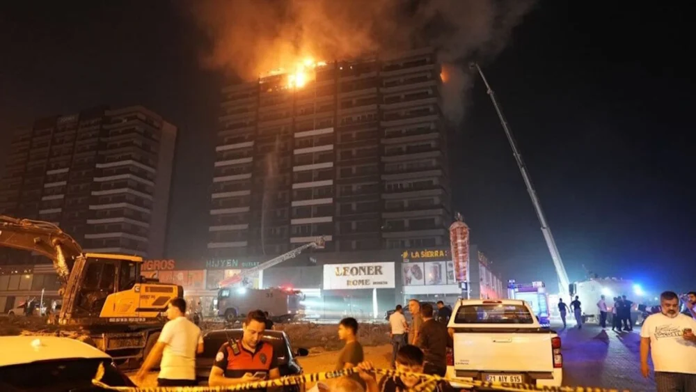 Diyarbakır Büyükşehir’den plaza yangını raporu