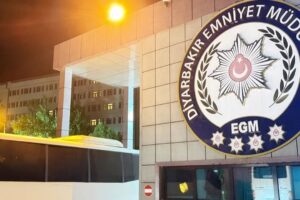 Diyarbakır’da yakalanan kişinin üzerinden 560 sentetik hap çıktı