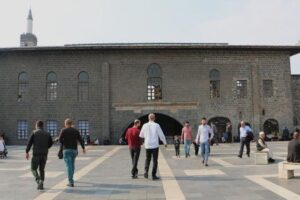 Türkiye'nin en kalabalık mahalleleri belli oldu: Diyarbakır’dan 2 mahalle ilk 5’te!