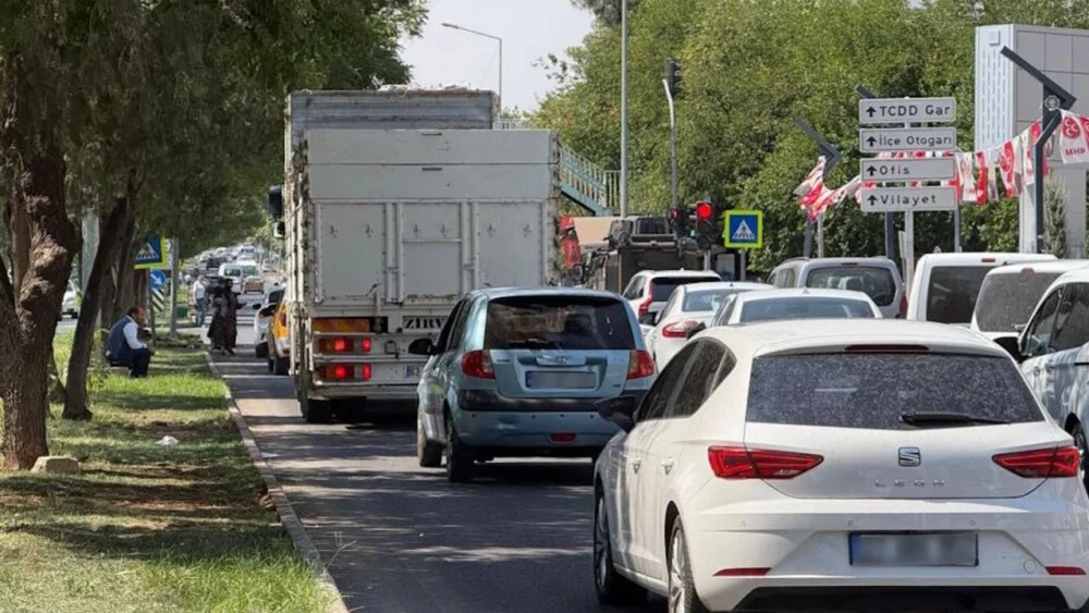 Diyarbakır'da trafik alarm veriyor! Araç sayısı 200 bine ulaştı