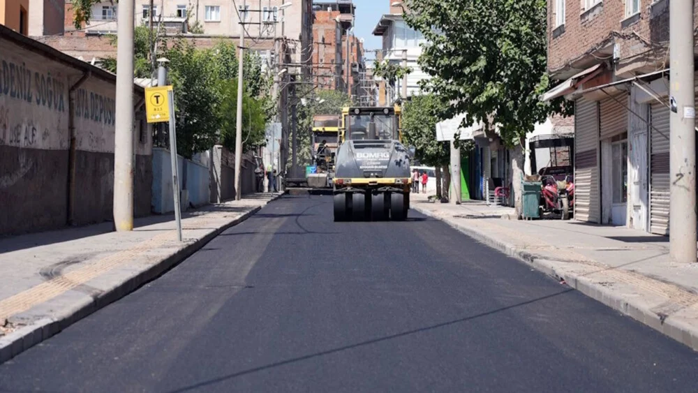 Diyarbakır’da Bağlar’da yollar yenilendi: “50 senedir ilk defa…”