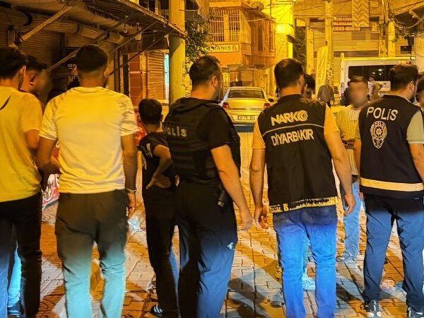 Diyarbakır Emniyeti duyurdu: 9 bin şahıs yakalandı!
