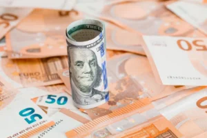 Piyasalarda son durum: Dolar yükseldi, euro geriledi