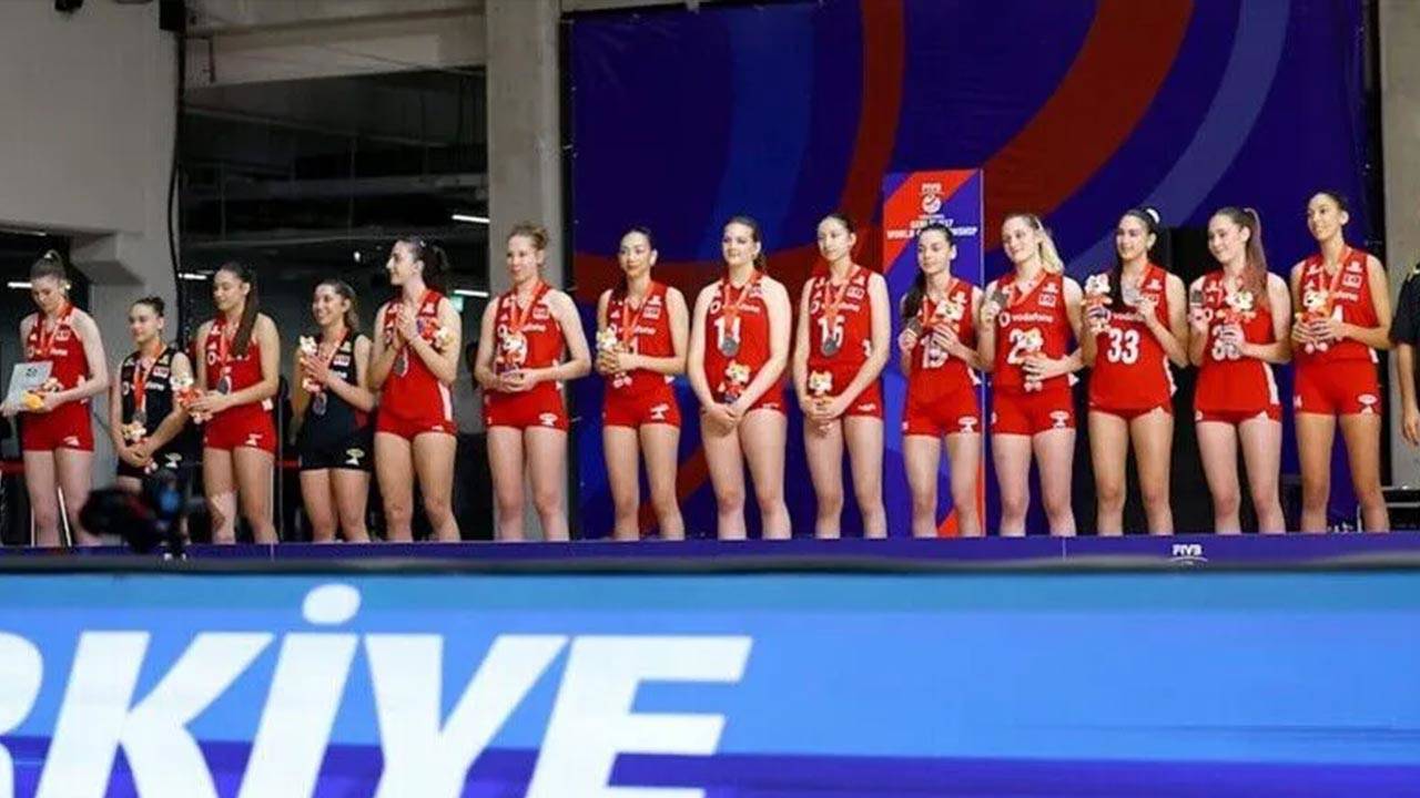 Dünya ikincisi Türkiye: Milliler Şili'den gümüş madalyayla dönüyor