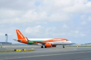 EasyJet çalışanları bir ülkede greve gitti: 100 sefer iptal edildi