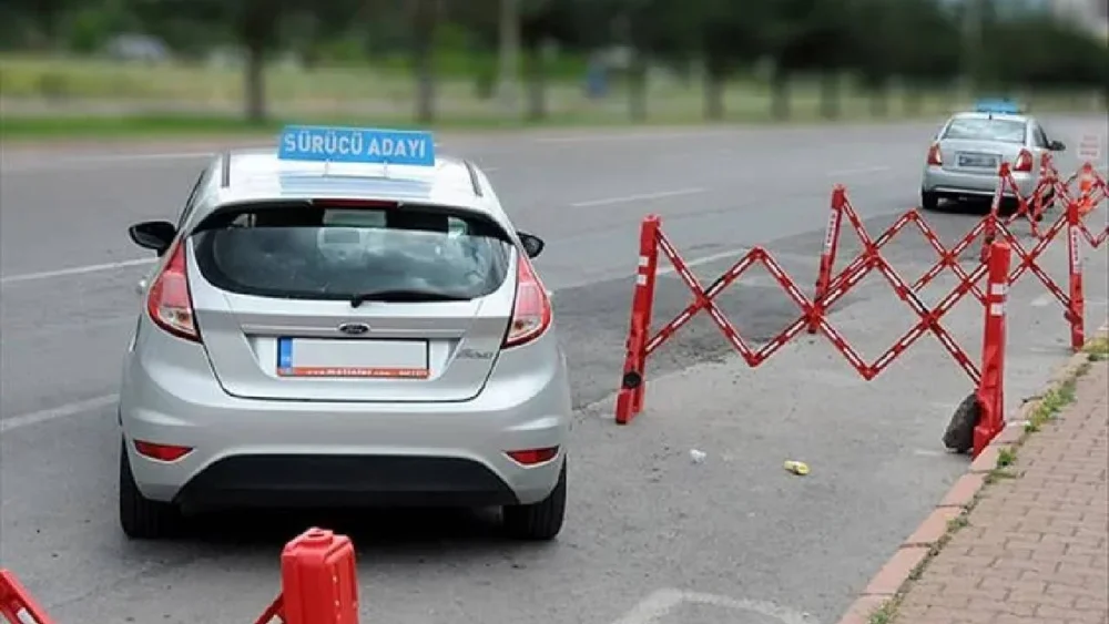 Ehliyet sınavları değişiyor: Aday artık akan trafiğe çıkacak