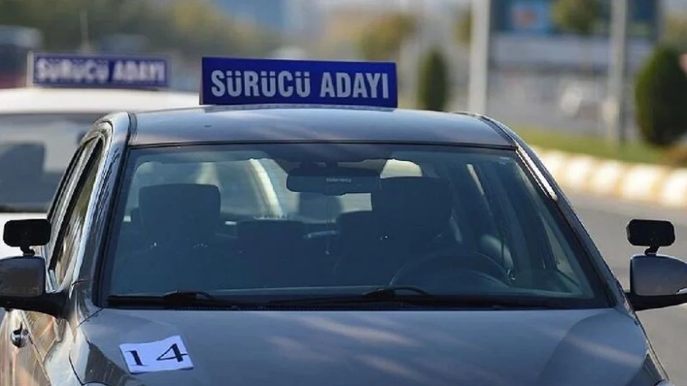 Ehliyet sınavında yeni dönem: Adaylar akan trafikte araç kullanacak