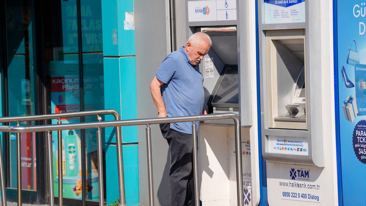 Emekli maaşlarından kesinti yapılacak: Uzman isim detayları açıkladı