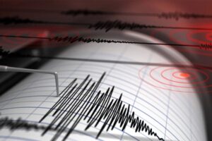 Endonezya'da 7.7 büyüklüğünde deprem