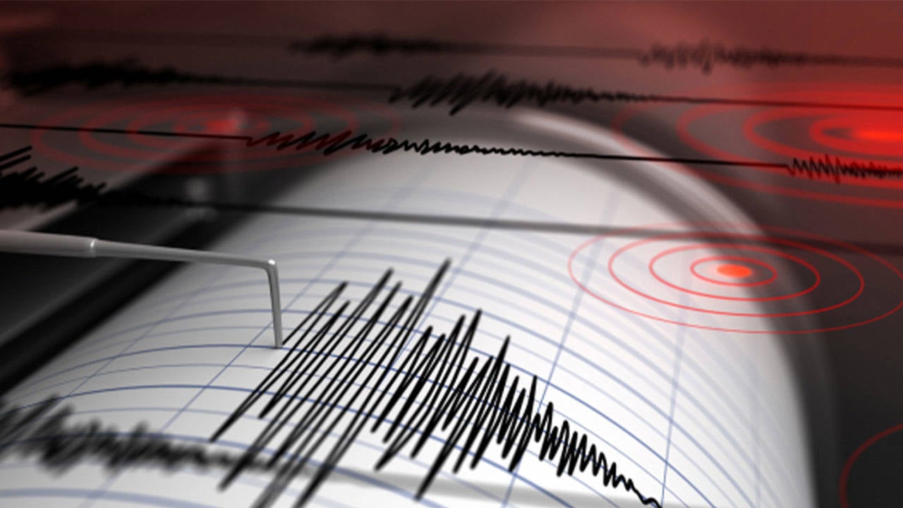 Endonezya'da 7.7 büyüklüğünde deprem