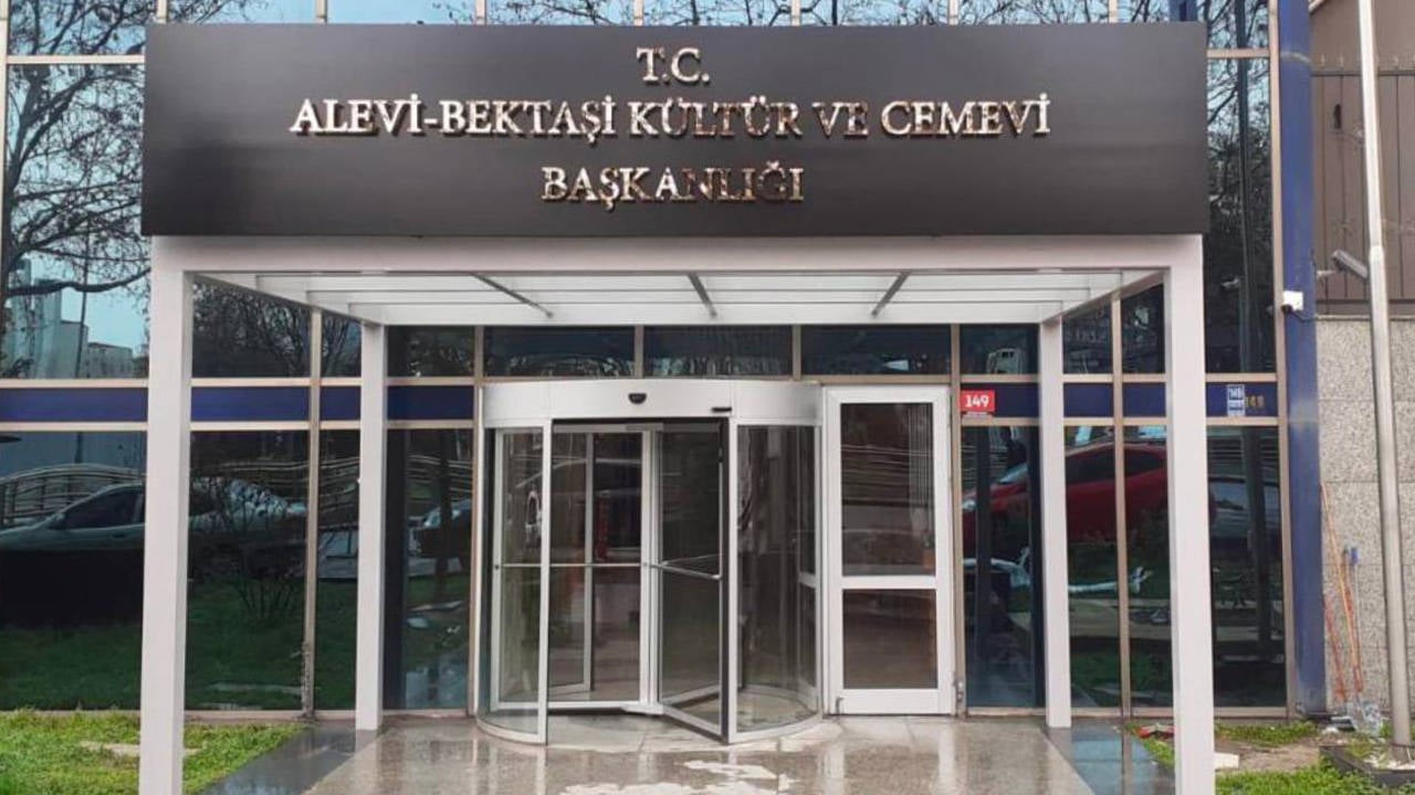 Erdoğan'ın imzasıyla kurulan Alevi-Bektaşi Kültür ve Cemevi Başkanlığı Danışma Kurulu ilk toplantısını gerçekleştirdi