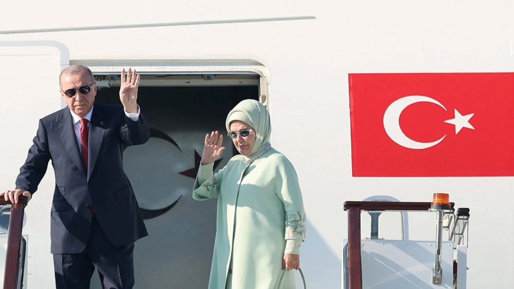 Erdoğan Kırgızistan'a gitti: Cumhurbaşkanlığına Cevdet Yılmaz vekâlet edecek