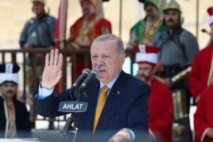 Erdoğan'dan Ahlat'ta 'süreç' açıklaması: Türkiye'nin şafağı sökmüştür"