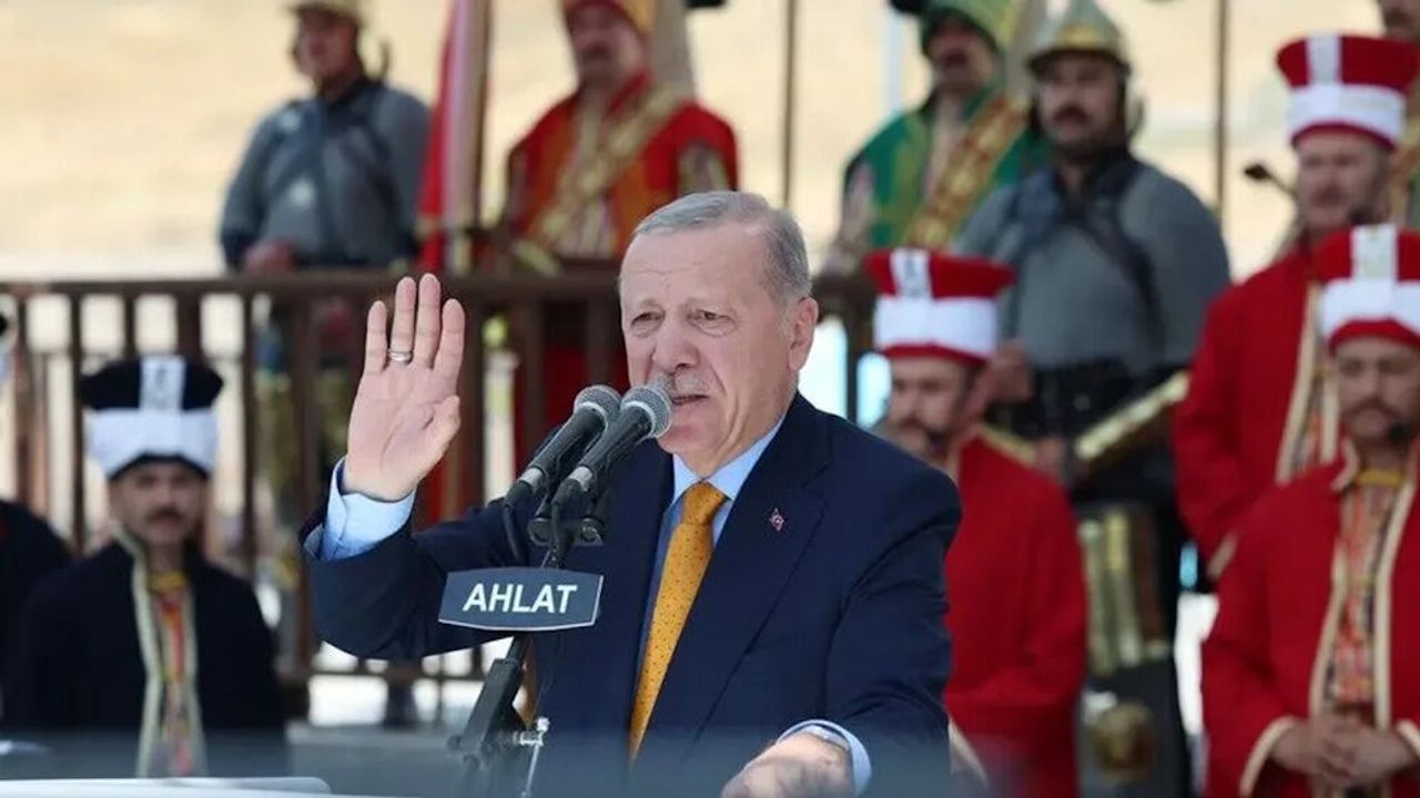 Erdoğan'dan Ahlat'ta 'süreç' açıklaması: Türkiye'nin şafağı sökmüştür"