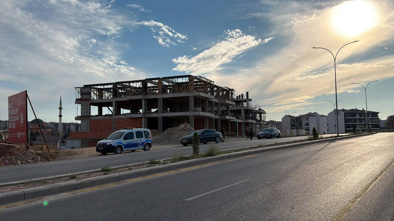 Eskişehir'de iş cinayeti: İnşaatın 3'üncü katındaki iskeleden düşen işçi öldü