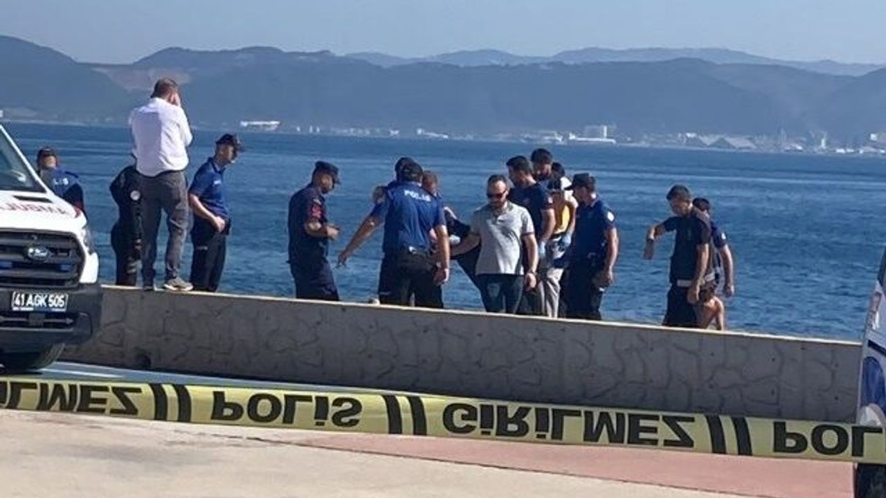 Esrarengiz olay: Denizde 2'si kadın 3 kişi ölü bulundu!