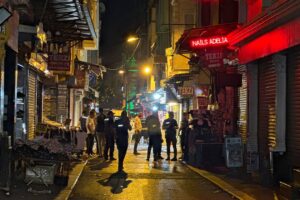 Fatih’te esnaflar arasında silahlı kavga: 1 ölü, 1 yaralı