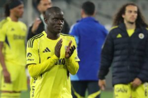 Fenerbahçe'den UEFA Kadrosunda Sürpriz Değişiklik: Yıldız İsim Listede!