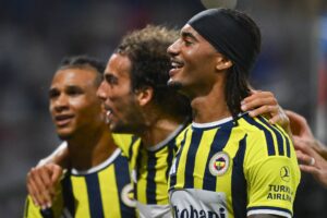 Fenerbahçe Lyon'u geçti: 18 yıl sonra Şampiyonlar Ligi'ne katılıyor