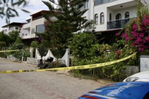 Fethiye'de annesini silahla öldüren erkek intihar etti