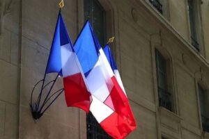 Fransa'dan karar: İran'ın Paris Büyükelçiliğinde görevli 2 diplomat "istenmeyen kişi" ilan edildi