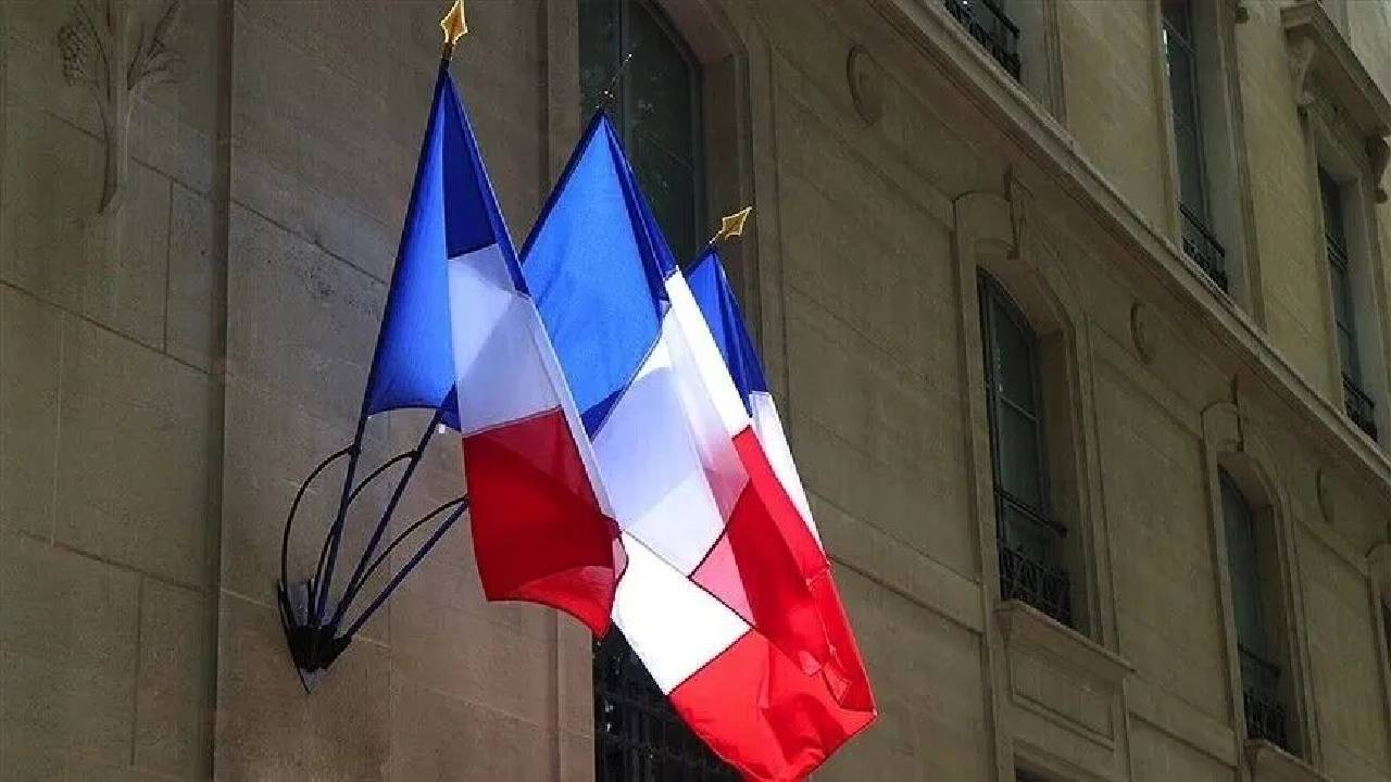 Fransa'dan karar: İran'ın Paris Büyükelçiliğinde görevli 2 diplomat "istenmeyen kişi" ilan edildi