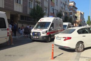 Gaziosmanpaşa'da şüpheli ölüm: Evinde boğazı kesilmiş halde bulundu