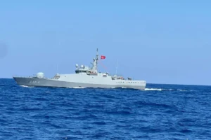 Girne açıklarında batan geminin su aldığı anlar kamerada: 'Kaptan uyarılara rağmen dönmedi' iddiası