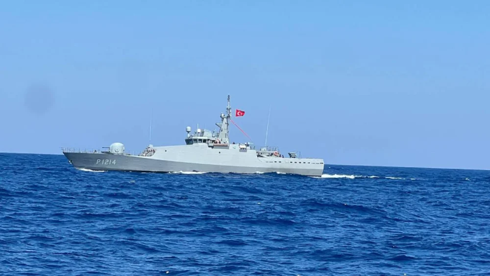 Girne açıklarında batan geminin su aldığı anlar kamerada: 'Kaptan uyarılara rağmen dönmedi' iddiası