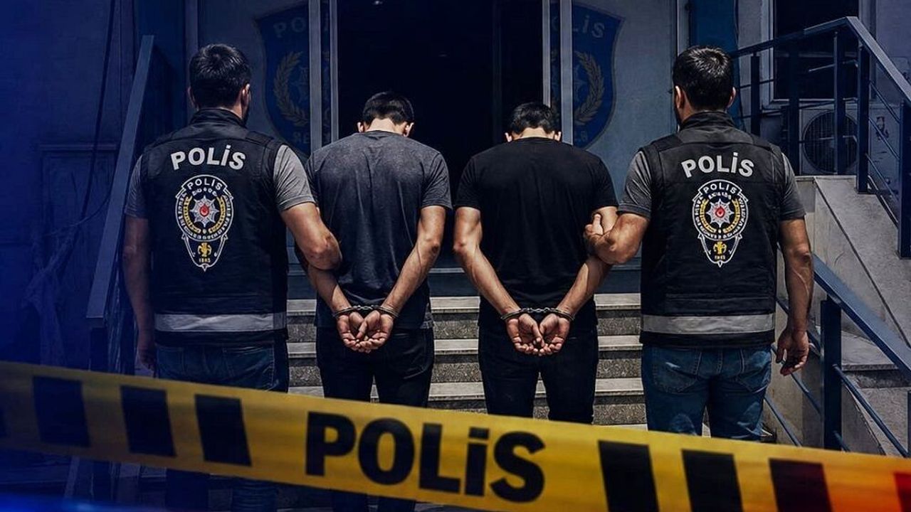 Diyarbakır'da kavga ihbarı faciayı önledi: Gizemli araçtan cephanelik çıktı!