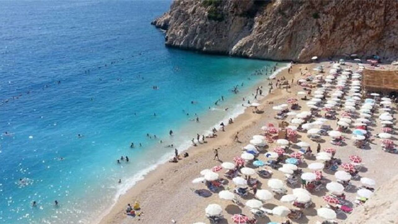Türkiye’yi ziyaret eden turistlerin en fazla geldiği ülkeler açıklandı