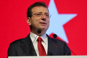 Ekrem İmamoğlu, CHP'den istifa etti