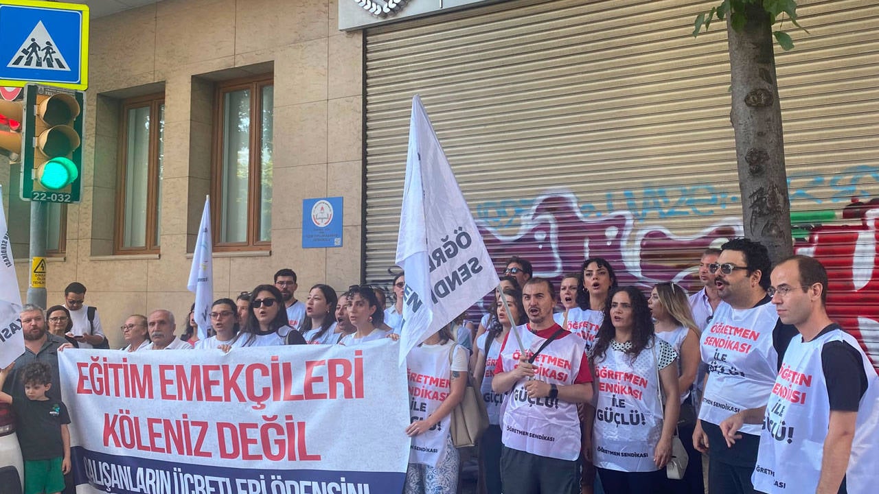 İTA Okulları'nda çalışan eğitim emekçileri haklarını istiyor