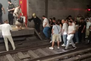 İzmir’de metro seferleri normale döndü