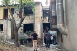 Kadıköy'de metruk binada erkek cesedi bulundu