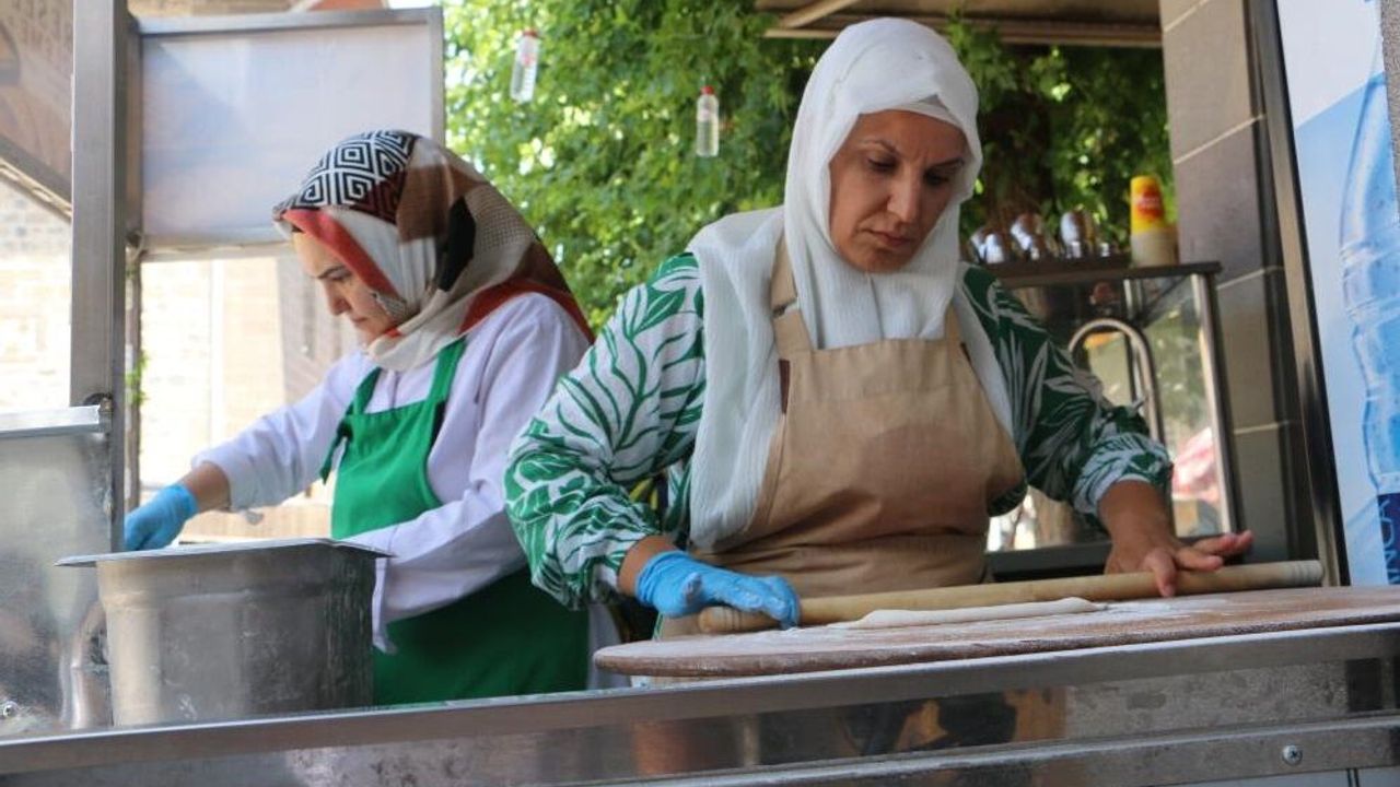 Can sıkıntısını mesleğe dönüştürdü: Diyarbakırlı gelin görümceden lezzet ortaklığı